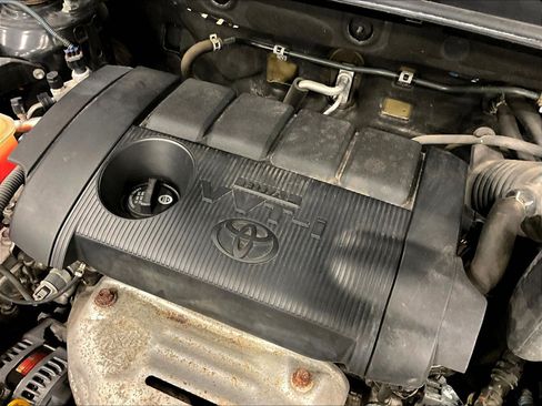 Used 2011 Toyota RAV4 Limited w/ Upgrade Value Pkg AWD/4WD image 31