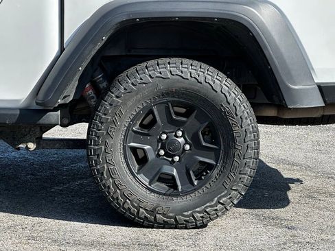 Used 2022 Jeep Gladiator Mojave w/ Cold Weather Group AWD/4WD image 3