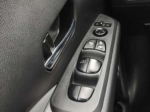 Used 2024 Nissan Kicks SR w/ SR Premium Package image 30