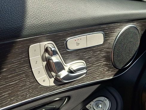 Used 2021 Mercedes-Benz GLC 300 4MATIC image 24