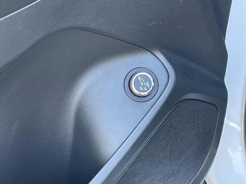 Used 2025 Chevrolet TrailBlazer LT w/ Convenience Package image 17