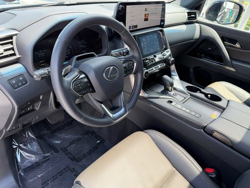 Used 2025 Lexus LX 700h Overtrail w/ Accessory Package (Z1) AWD/4WD image 4
