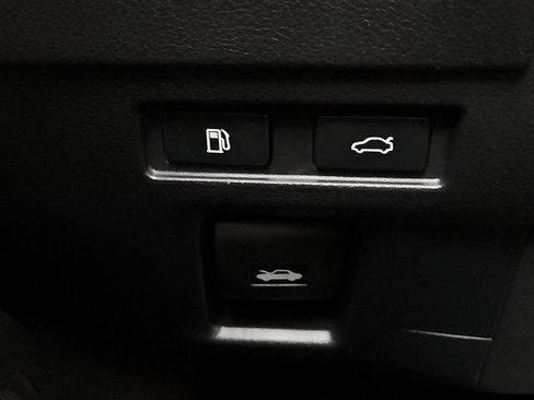 Used 2025 Lexus ES 300h w/ Premium Package FWD image 28