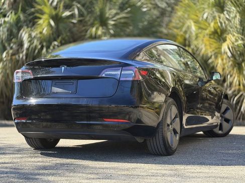 Used 2023 Tesla Model 3 Standard Range image 13