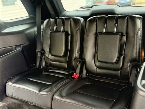 Used 2017 Ford Explorer Limited w/ Equipment Group 301A AWD/4WD image 17
