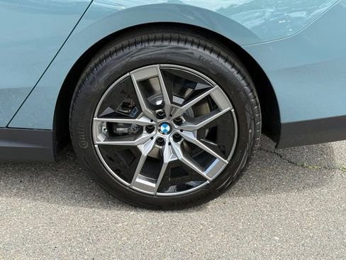 New 2026 BMW i5 eDrive40 w/ Premium Package image 14