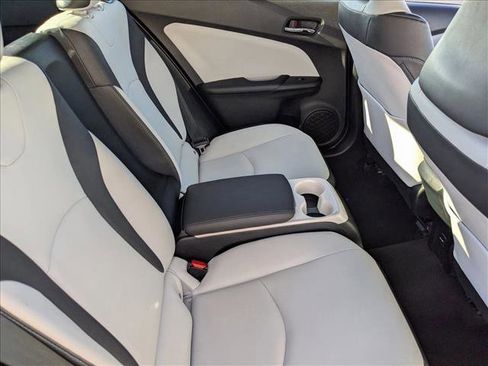 Used 2018 Toyota Prius Prime Premium image 18