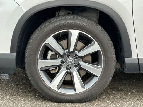 Used 2025 Honda Pilot Elite image 26