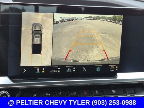 Used 2022 Chevrolet Silverado 1500 High Country w/ High Country Premium Package AWD/4WD image 24