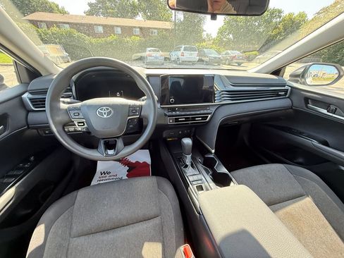 Used 2025 Toyota Camry LE FWD image 6