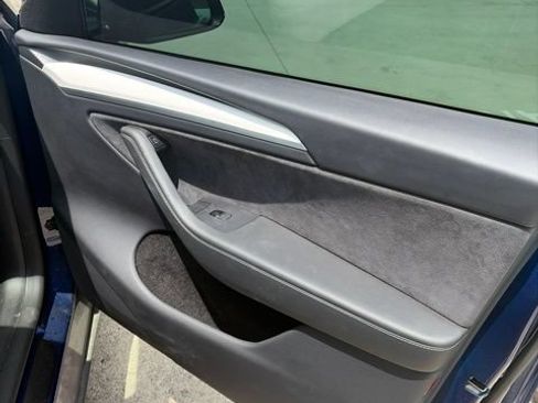 Used 2024 Tesla Model Y Performance AWD/4WD image 18