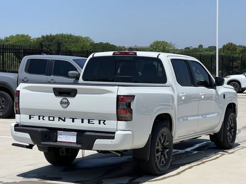 New 2026 Nissan Frontier SV w/ Tow Package RWD image 4
