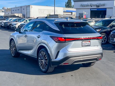 Used 2024 Lexus RX 350 w/ Convenience Package image 2