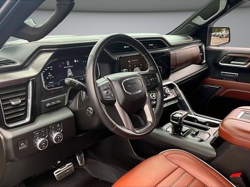 Used 2022 GMC Sierra 1500 Denali Ultimate AWD/4WD image 17