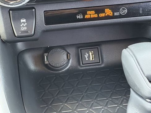 Certified 2024 Toyota RAV4 LE AWD/4WD image 30