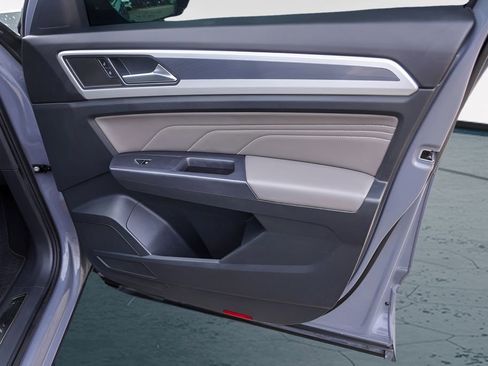 Used 2021 Volkswagen Atlas Cross Sport SE w/ Panoramic Sunroof Package image 33