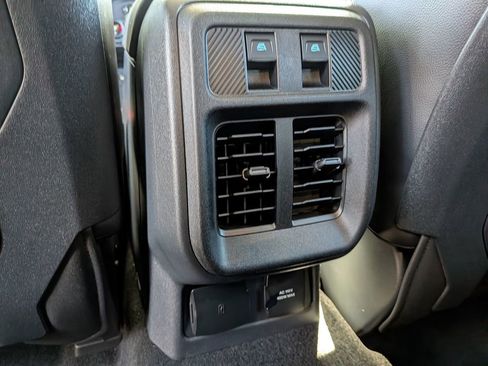 New 2025 Ford Bronco Badlands image 27