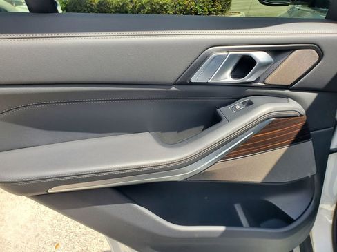 Used 2025 BMW X5 xDrive50e image 14