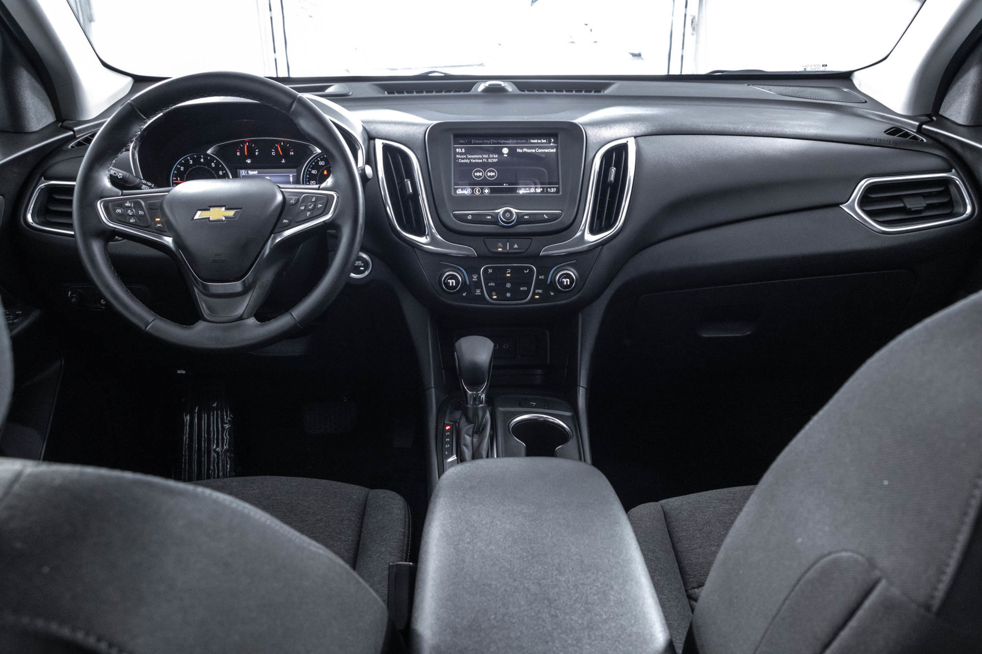 Used 2024 Chevrolet Equinox LT w/ LPO, Floor Liner Package AWD/4WD image 23