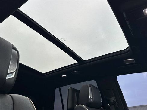 Used 2021 Cadillac Escalade Sport w/ Driver Assist Tech Package image 19