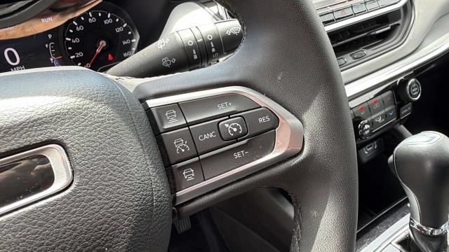 Used 2023 Jeep Compass Limited AWD/4WD image 13