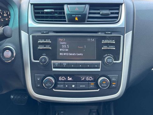 Used 2016 Nissan Altima 2.5 SV FWD image 26