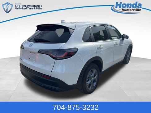 Certified 2026 Honda HR-V LX image 9