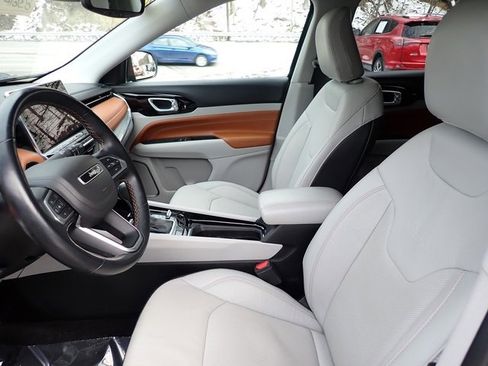 Used 2022 Jeep Compass Limited image 15