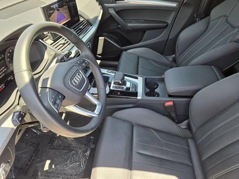 Certified 2024 Audi Q5 2.0T Premium w/ Summer of Audi Package AWD/4WD image 17