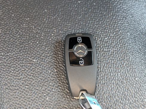 Used 2023 Mercedes-Benz Sprinter 3500 image 28