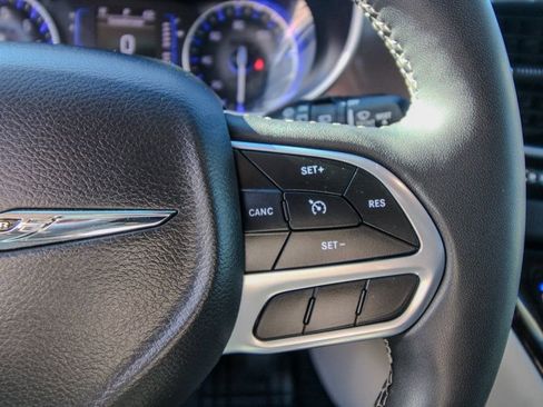 Used 2023 Chrysler Voyager LX image 20