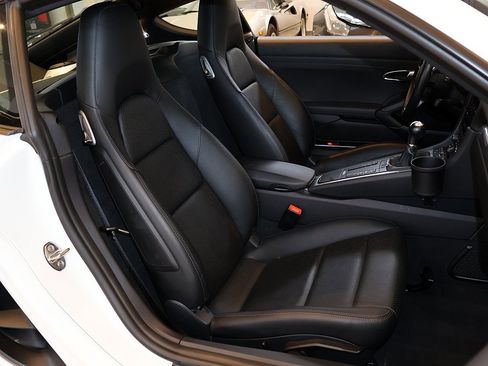 Used 2021 Porsche 718 Cayman image 19