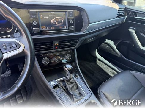 Used 2022 Volkswagen Jetta SE w/ Panoramic Sunroof Package FWD image 27