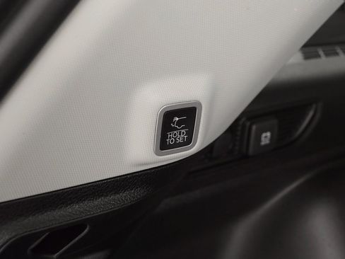 Certified 2022 Jeep Grand Cherokee Laredo w/ Luxury Tech Group I image 15