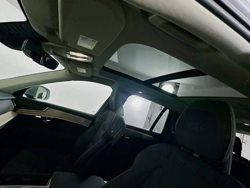 Used 2025 Volvo XC90 B6 Plus image 27
