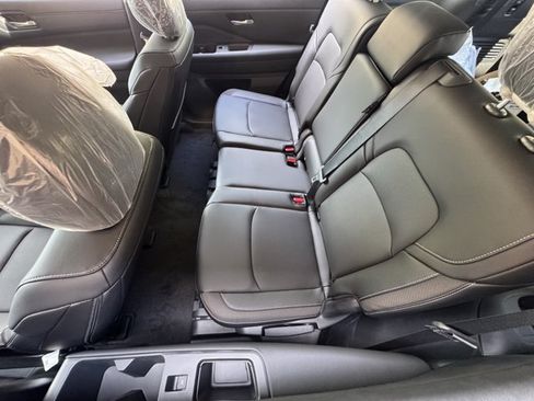 New 2026 Nissan Pathfinder SL AWD/4WD image 18