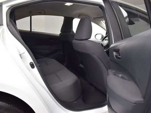 Used 2025 Nissan Rogue SV image 38