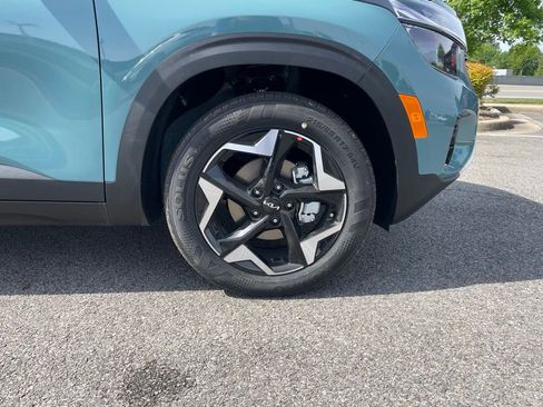 New 2026 Kia Seltos EX FWD image 31
