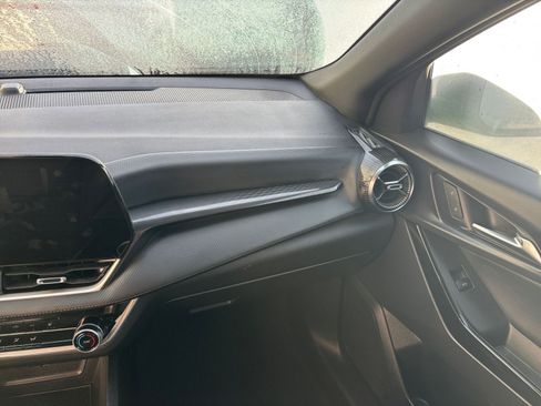 Used 2025 Chevrolet Equinox LT image 35