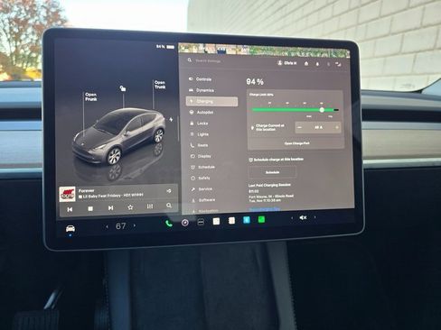 Used 2024 Tesla Model Y 2WD image 42