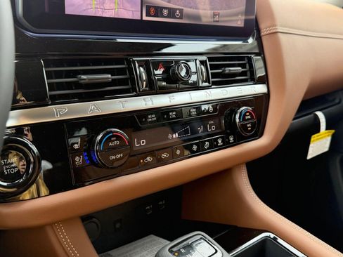 New 2026 Nissan Pathfinder Platinum AWD/4WD image 29