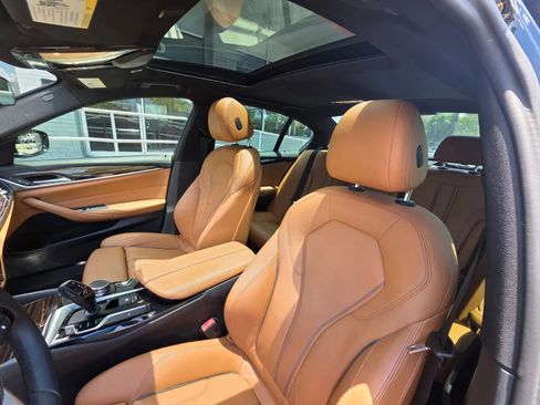 Used 2017 BMW 530i RWD image 11