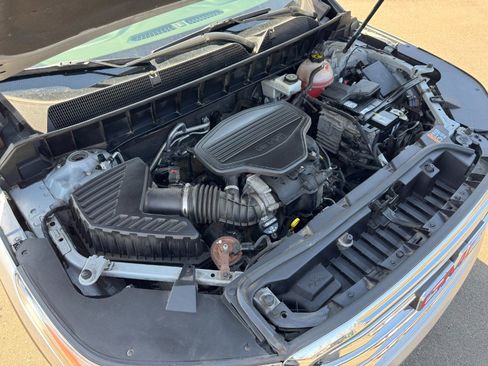 Used 2017 GMC Acadia SLE w/ Driver Alert Package I FWD image 26