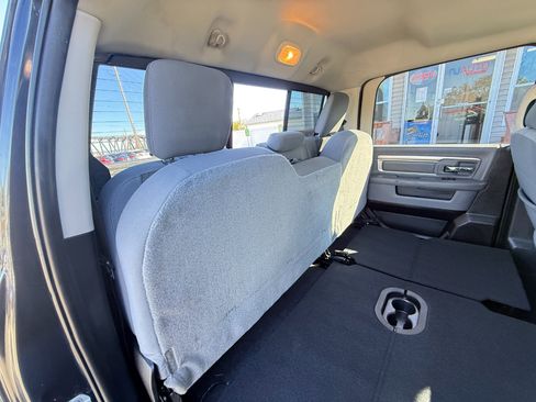 Used 2018 RAM 1500 Classic SLT w/ Luxury Group image 39