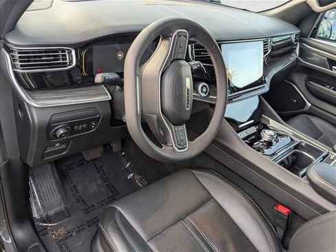 Used 2022 Jeep Wagoneer Series III w/ Convenience Group I AWD/4WD image 11