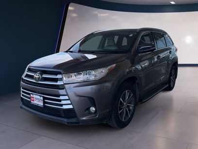 Used 2019 Toyota Highlander SE