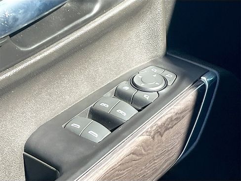 Used 2022 Chevrolet Silverado 1500 LTZ w/ LTZ Convenience Package II image 18