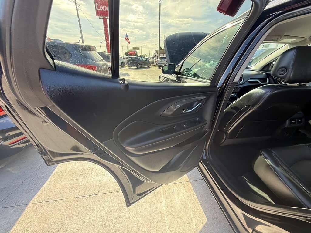 Used 2023 GMC Terrain SLT FWD image 14