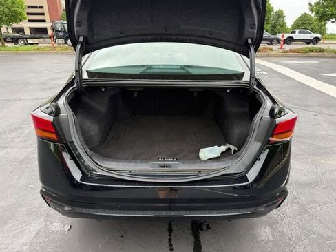 Used 2025 Nissan Altima 2.5 SV FWD image 5