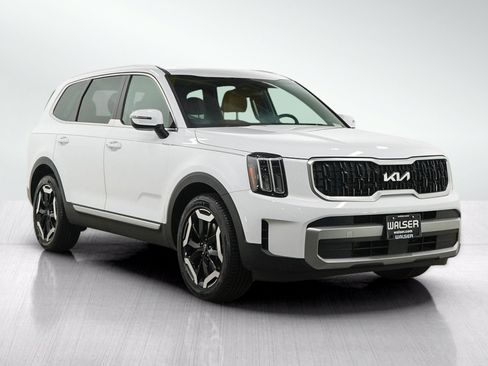 Used 2023 Kia Telluride EX w/ EX Captain's Chair Package AWD/4WD image 7